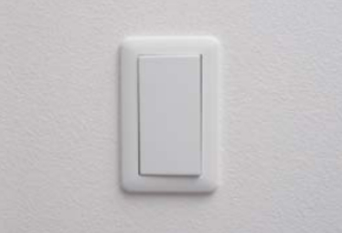 アイタワーの大型プレートスイッチ